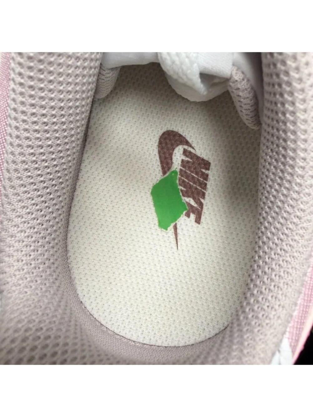Nike Gamma Force Womens Size 8 White Pink Athletic Leather Shoes Sneakers